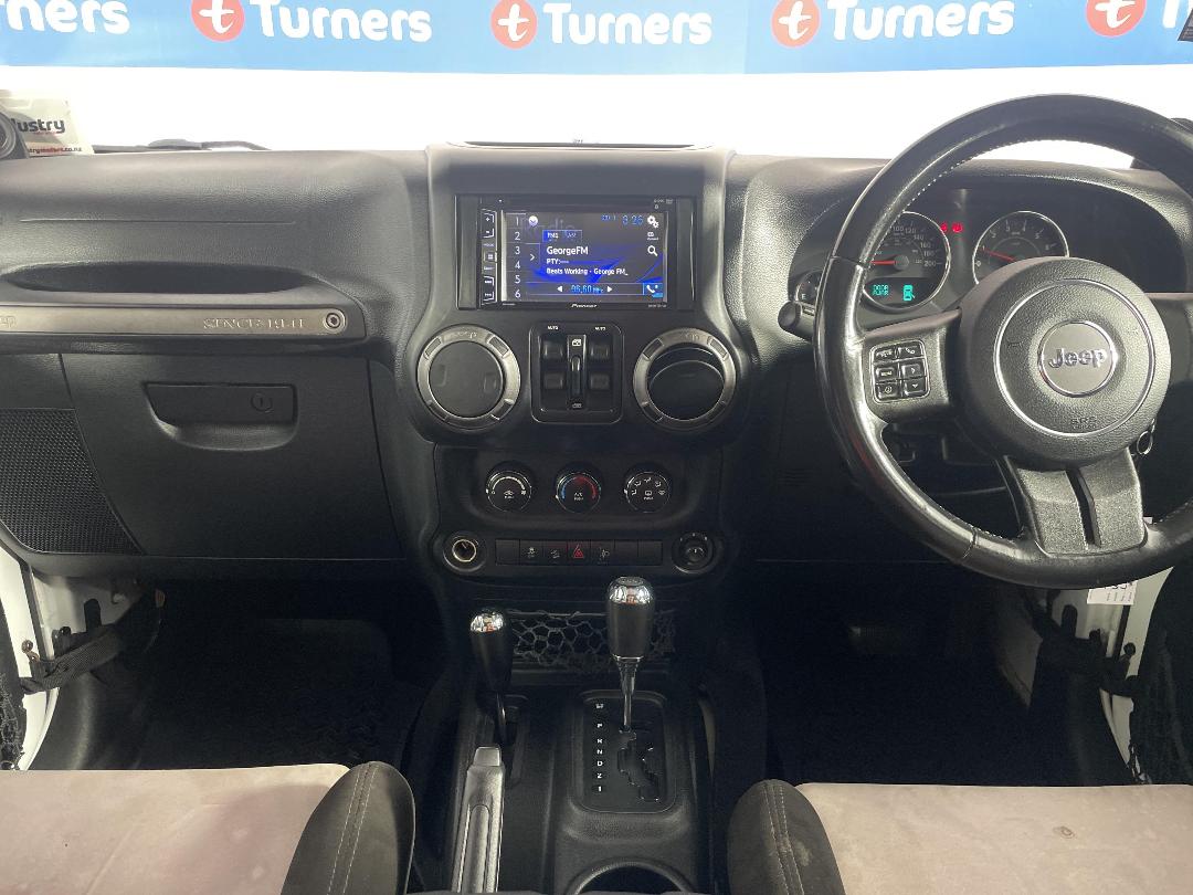 Photo '17' of Jeep Wrangler