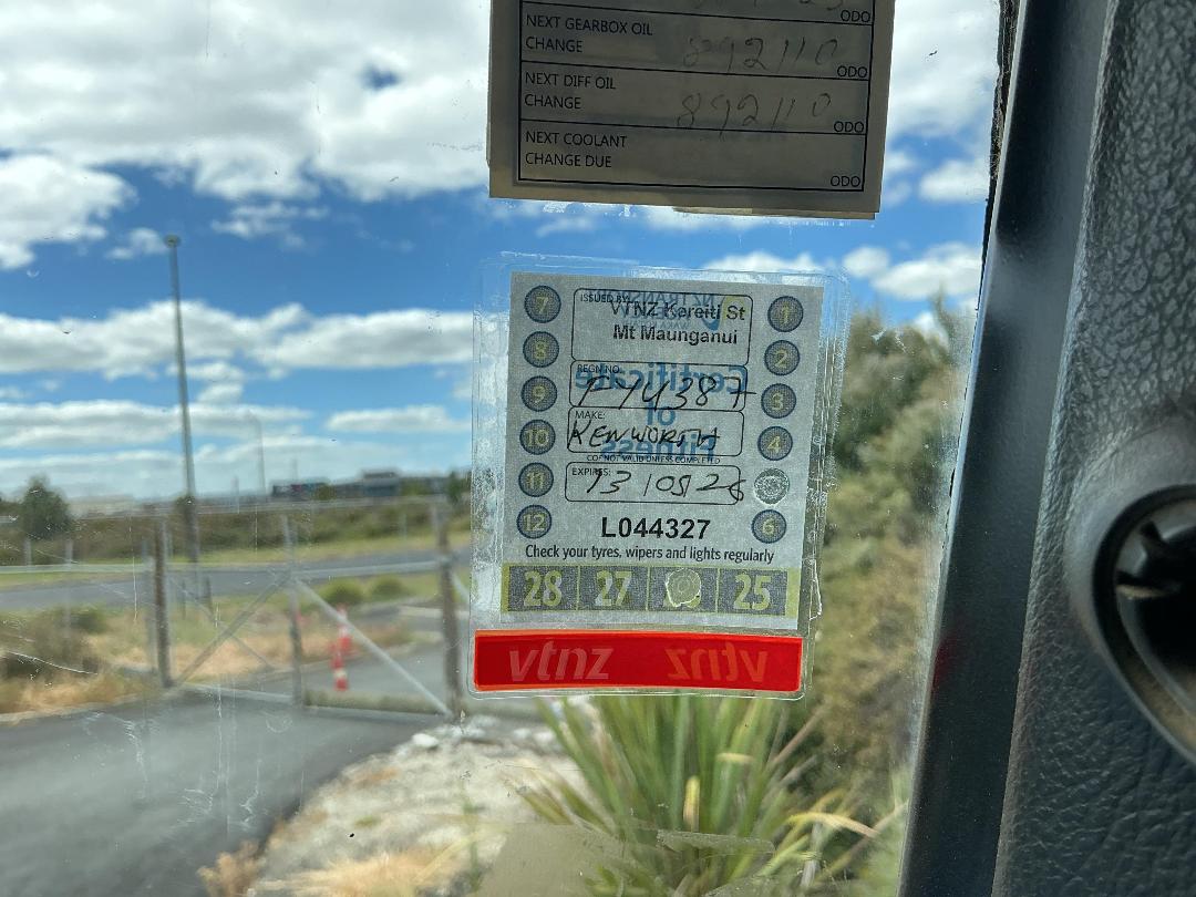 Photo '44' of Kenworth T408 Logger Photo '44' of Kenworth T408 Logger