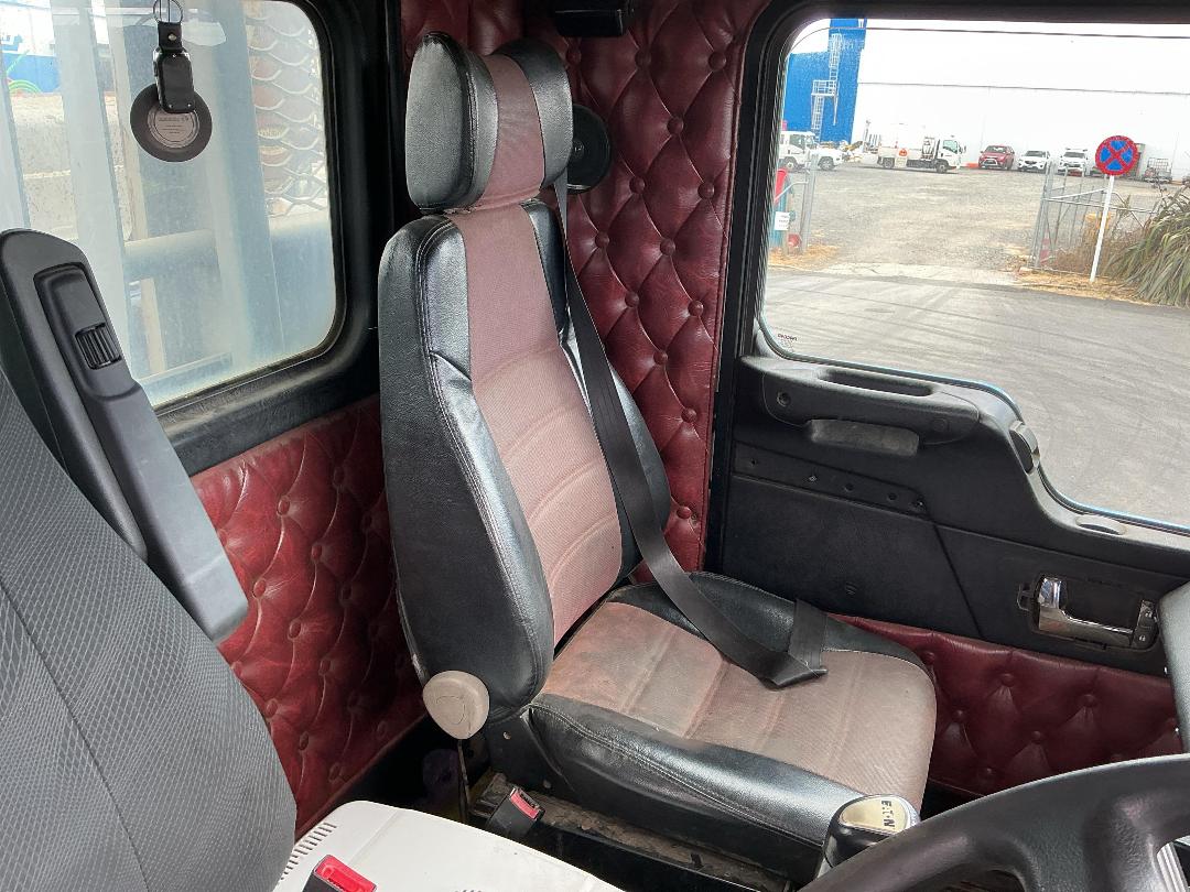 Photo '13' of Kenworth T408 Logger Photo '13' of Kenworth T408 Logger