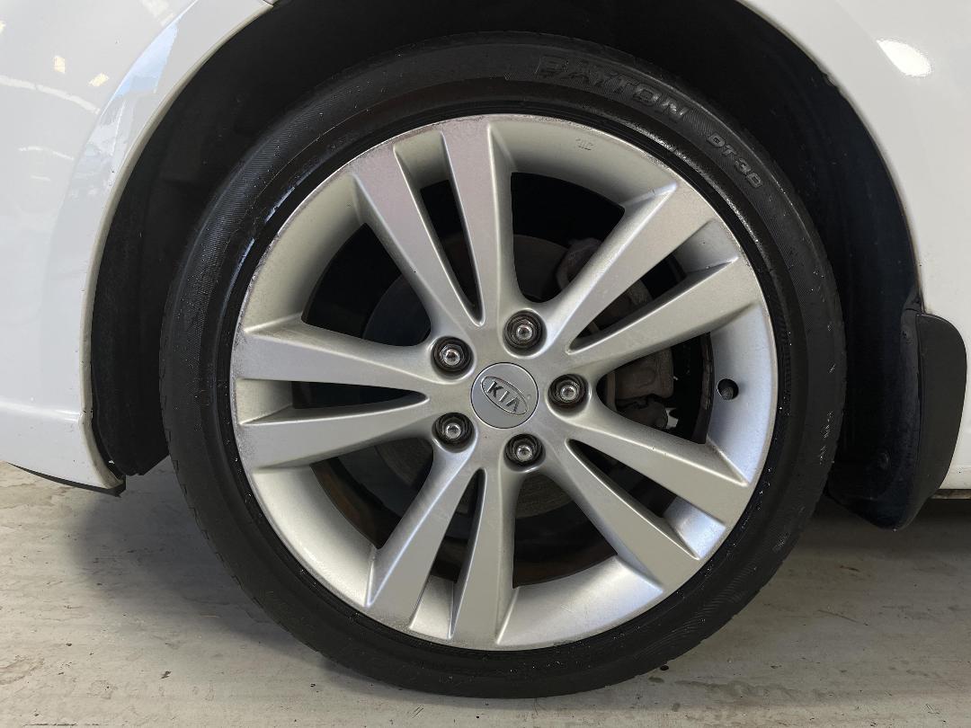 Photo '10' of KIA Cerato