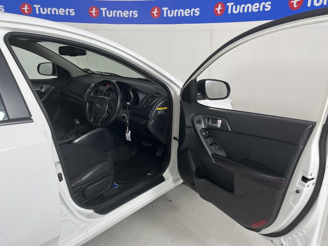 Photo '15' of KIA Cerato