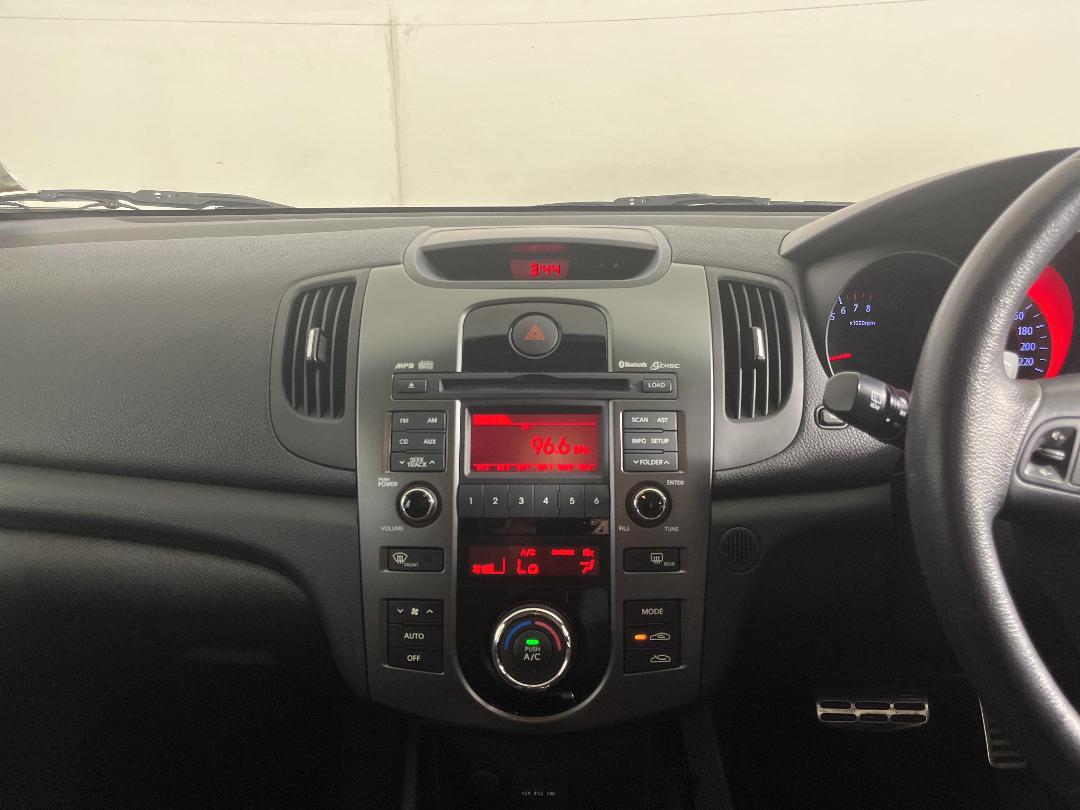 Photo '18' of KIA Cerato