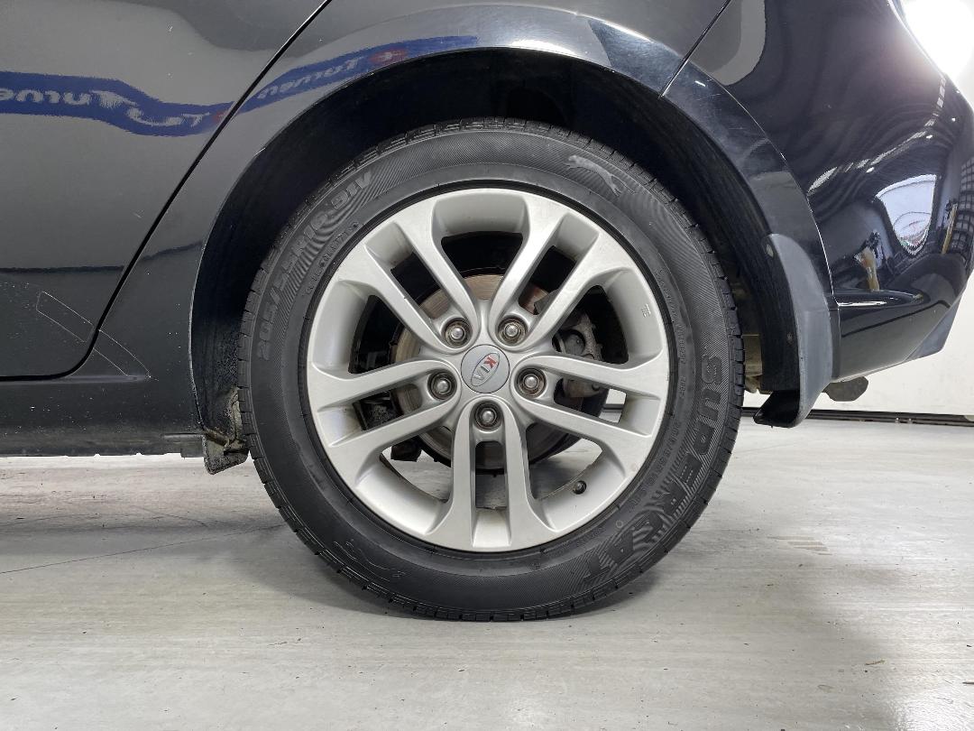 Photo '11' of KIA Cerato Photo '11' of KIA Cerato