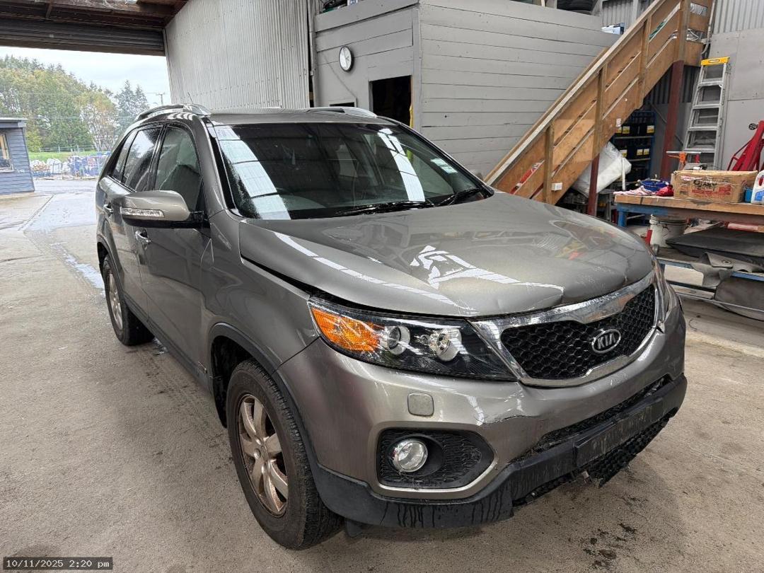 Photo '2' of KIA Sorento R EX Photo '2' of KIA Sorento R EX