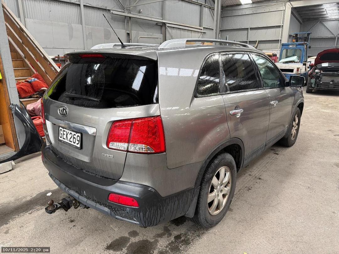 Photo '3' of KIA Sorento R EX Photo '3' of KIA Sorento R EX