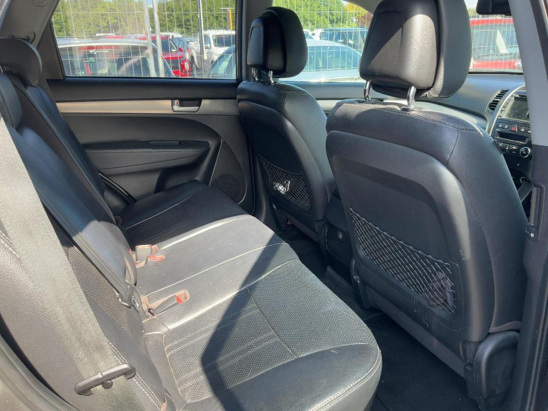 Photo '12' of KIA Sorento R LTD Photo '12' of KIA Sorento R LTD