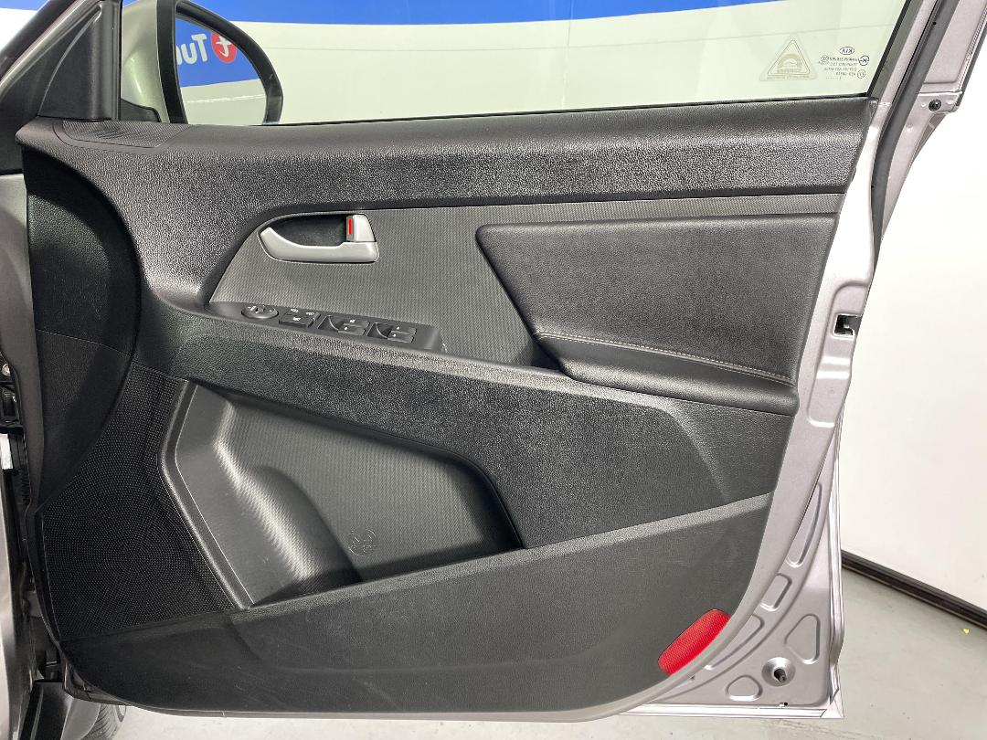 Photo '15' of KIA Sportage Photo '15' of KIA Sportage