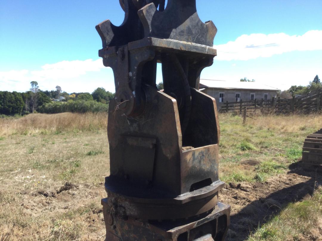 Photo '25' of KOMATSU PC270LC-8 GRABBER Excavator