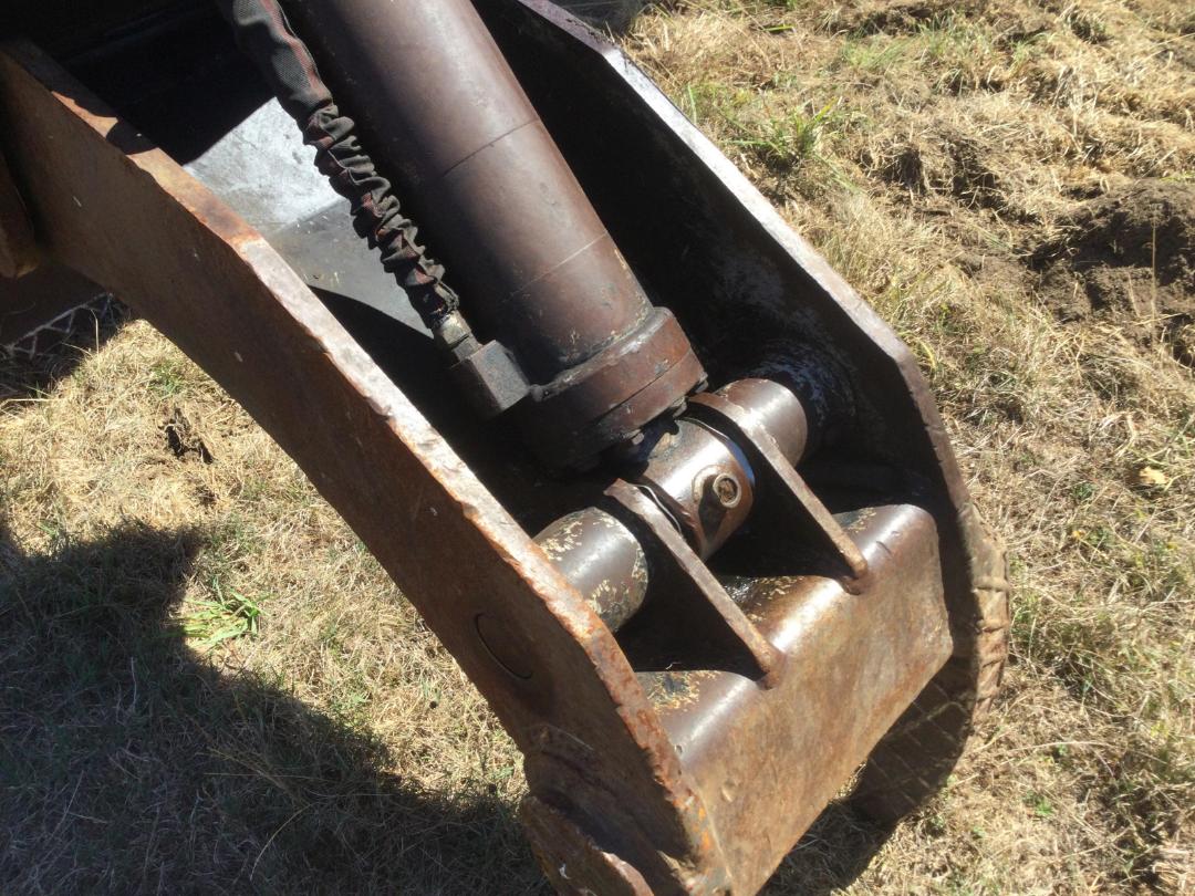 Photo '24' of KOMATSU PC270LC-8 GRABBER Excavator