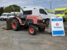 Thumbnail '1' of Kubota B3300SU Tractor