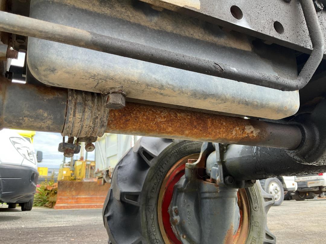 Photo '18' of Kubota B3300SU Tractor