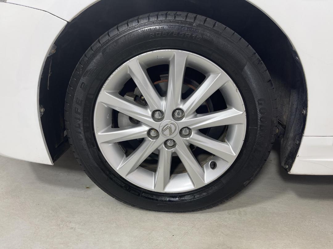 Photo '10' of Lexus CT200H