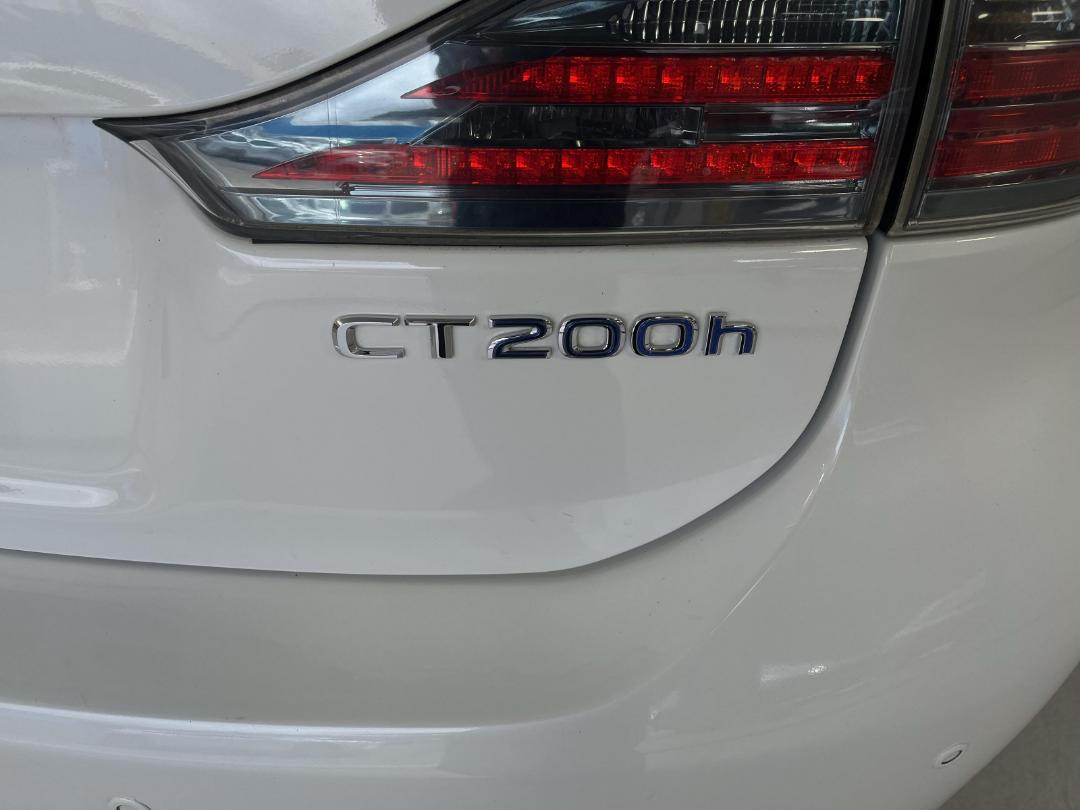 Photo '23' of Lexus CT200H