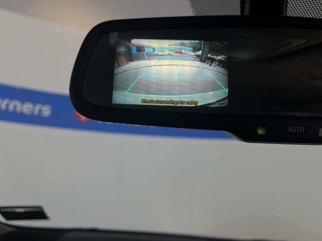 Photo '28' of Lexus CT200H