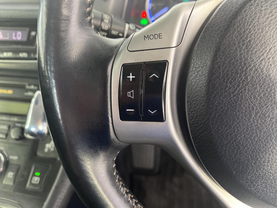 Photo '27' of Lexus CT200H