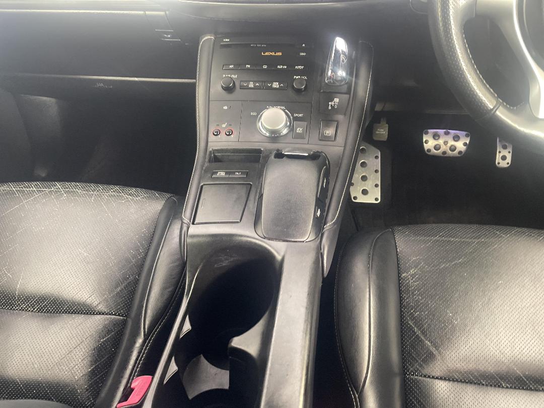 Photo '18' of Lexus CT200H