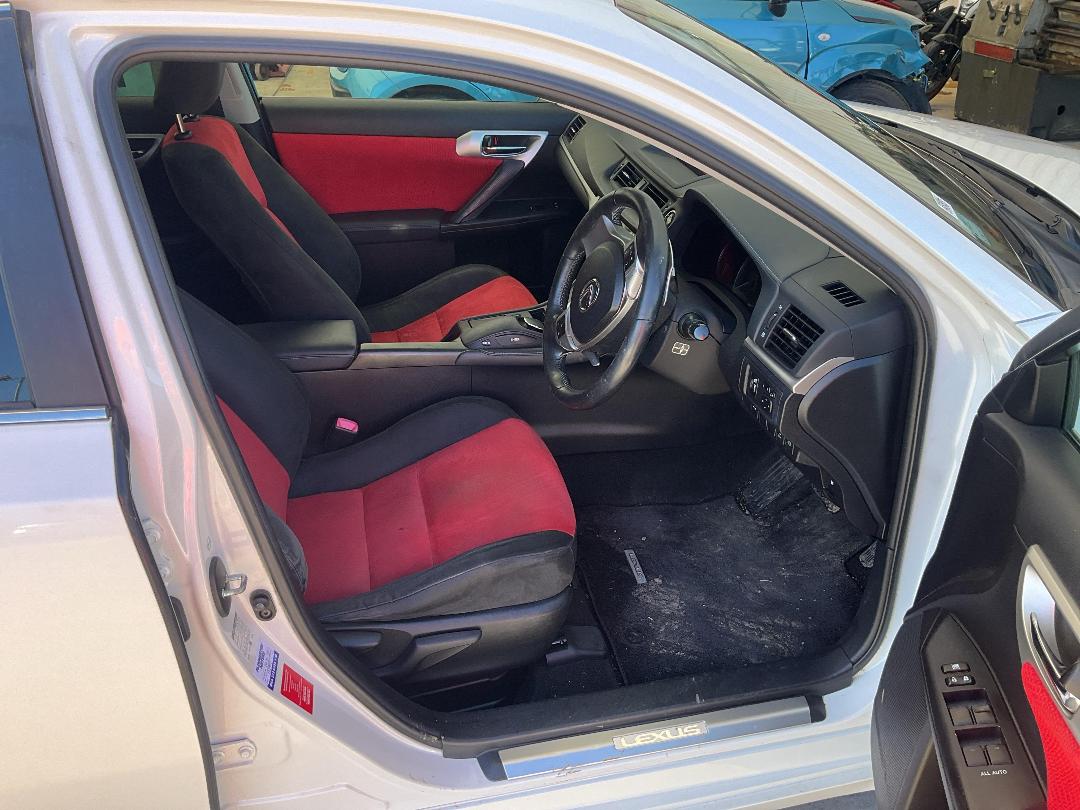 Photo '9' of Lexus CT200H