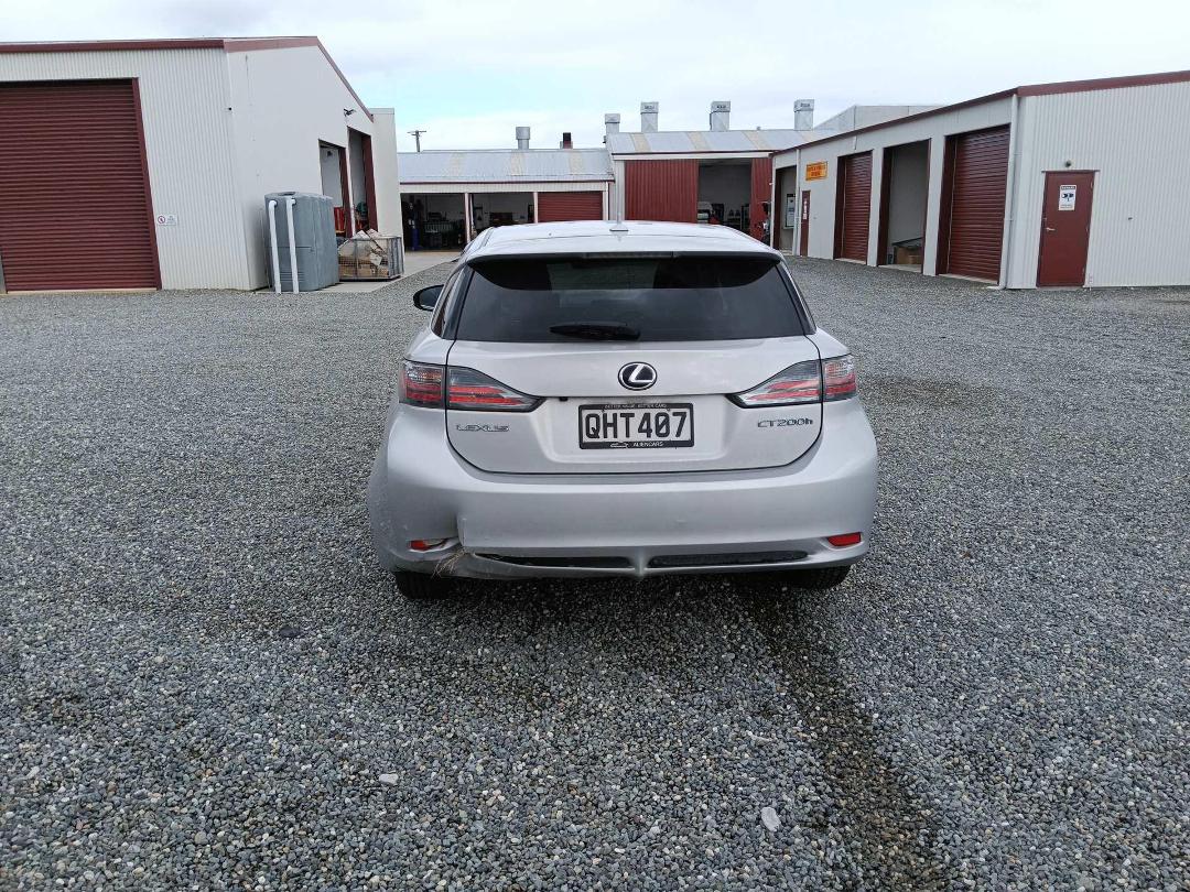 Photo '8' of Lexus CT200H