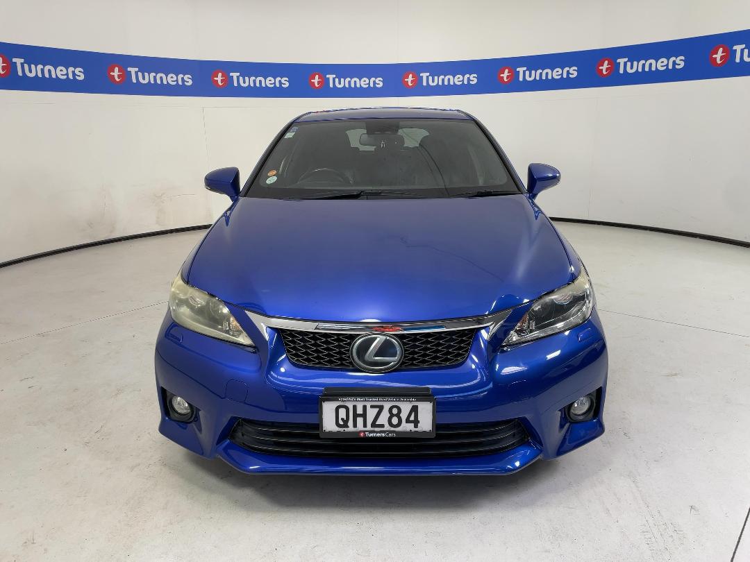 Photo '2' of Lexus CT200H