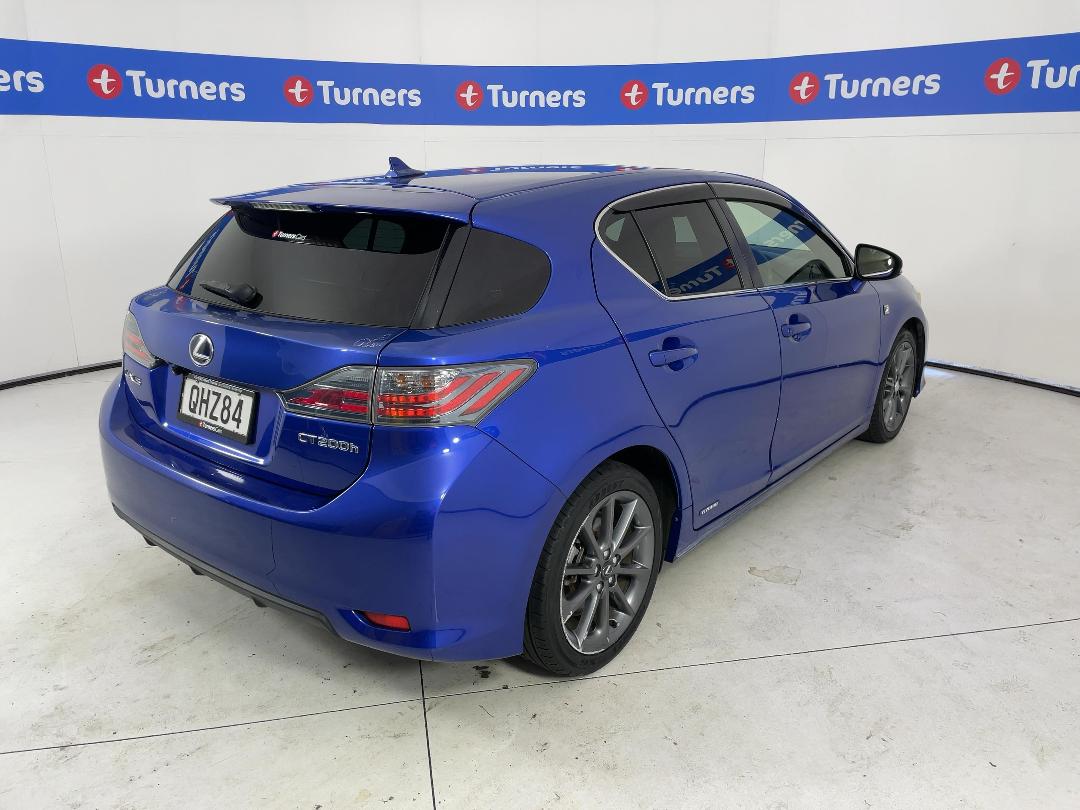 Photo '7' of Lexus CT200H