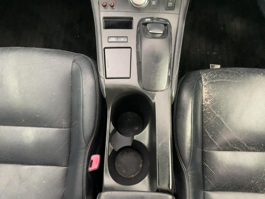 Photo '18' of Lexus CT200H