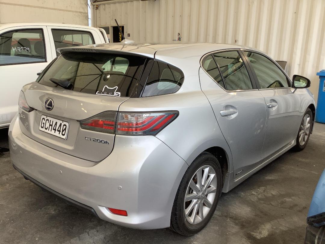 Photo '4' of Lexus CT200H LTD E