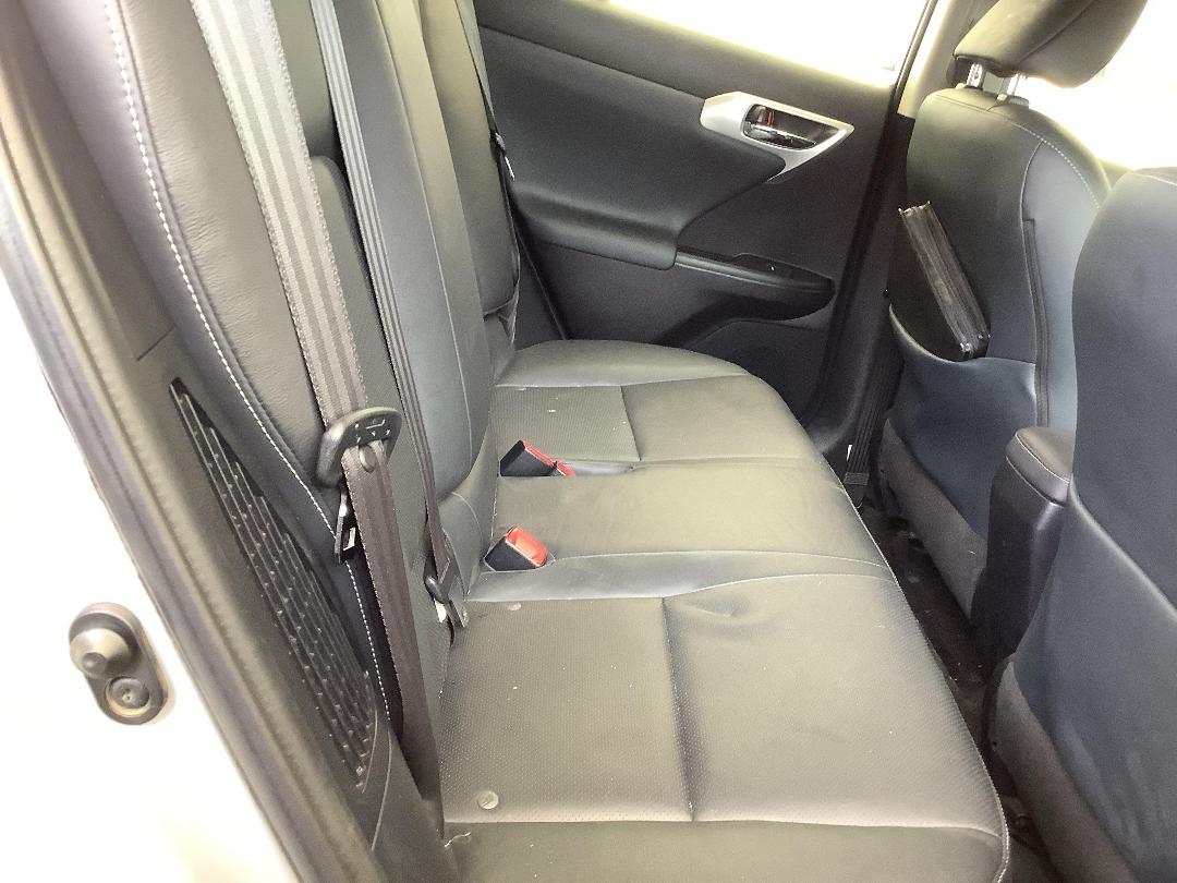 Photo '7' of Lexus CT200H LTD E