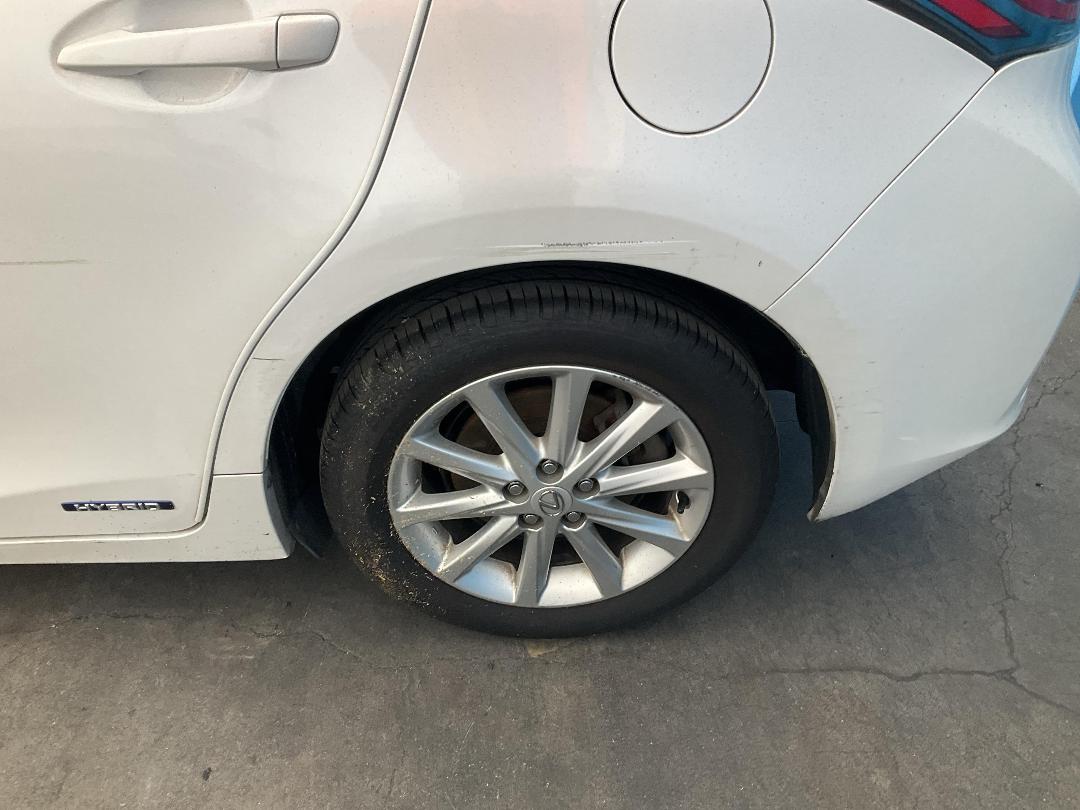 Photo '14' of Lexus CT200H