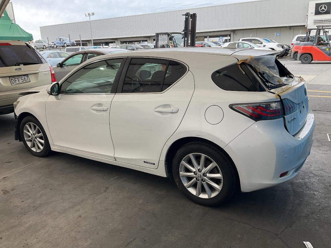 Photo '15' of Lexus CT200H