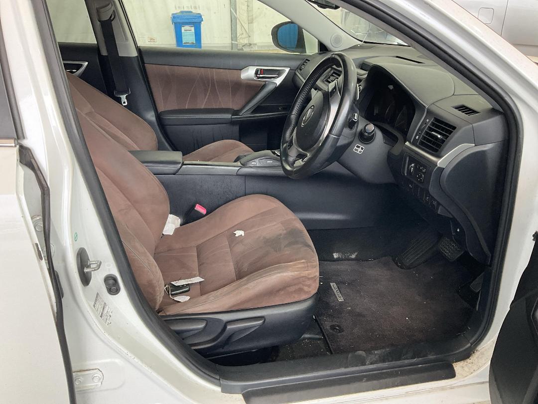 Photo '22' of Lexus CT200H