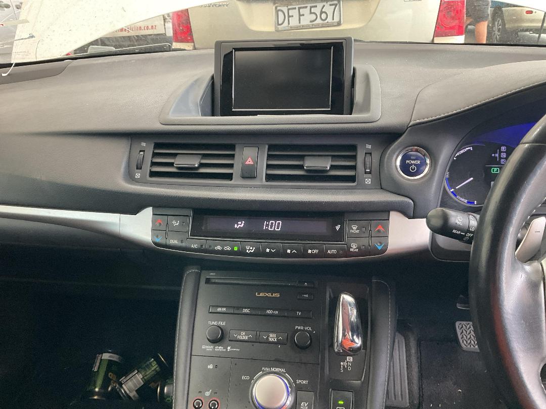 Photo '26' of Lexus CT200H