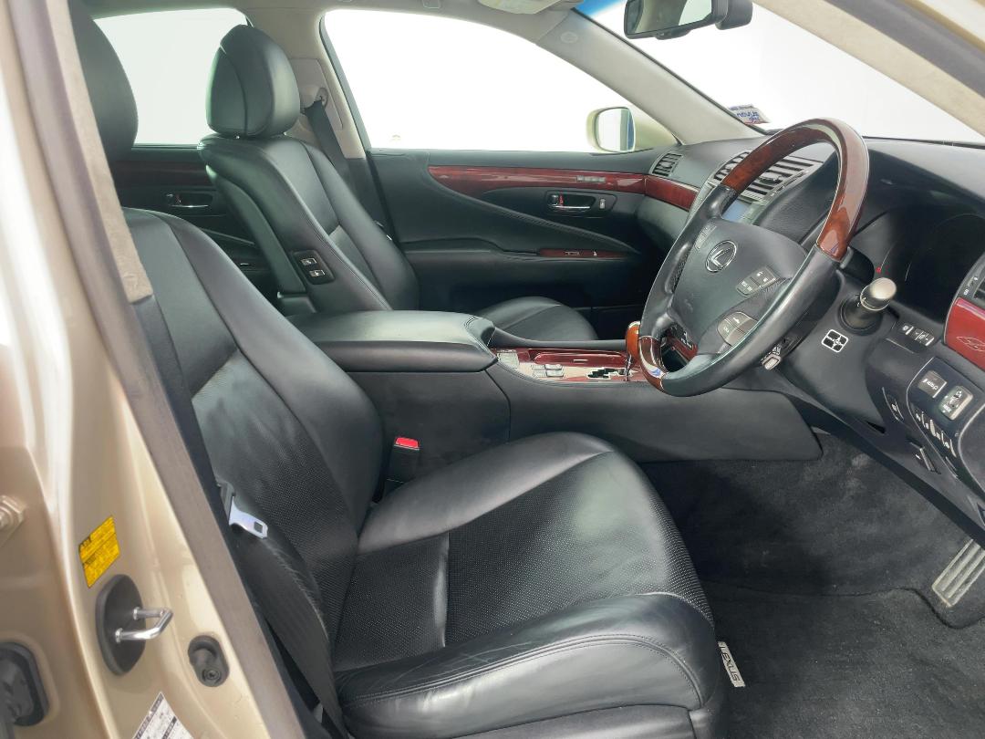 Photo '16' of Lexus LS600H Photo '16' of Lexus LS600H