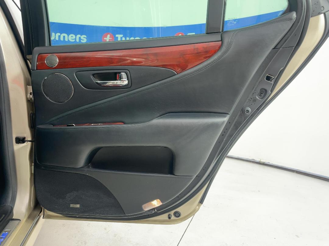 Photo '19' of Lexus LS600H Photo '19' of Lexus LS600H