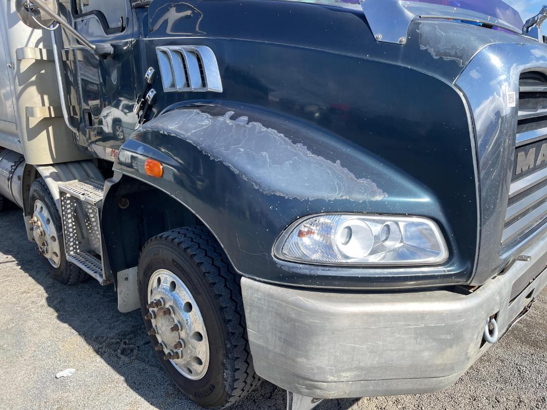 Photo '14' of Mack Granite CMMR 8X4 Tipper