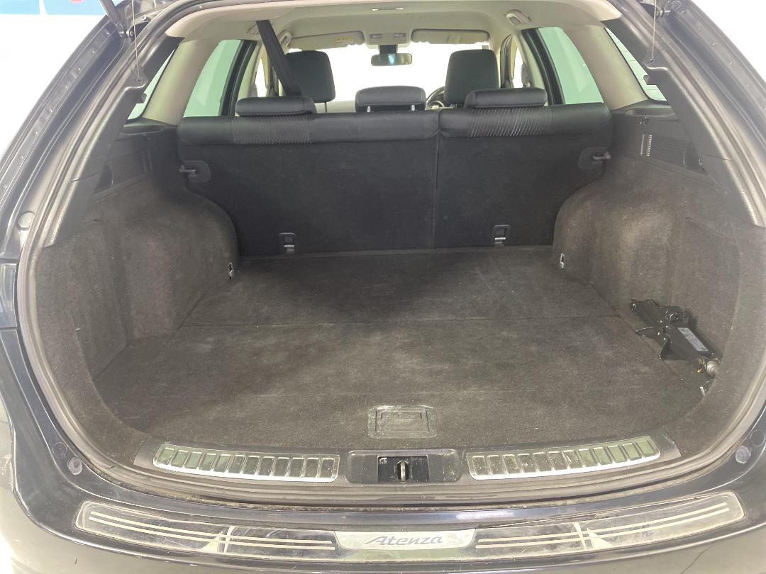 Photo '14' of Mazda Atenza