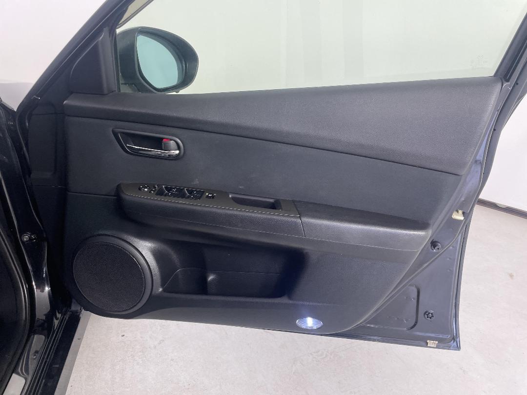 Photo '15' of Mazda Atenza