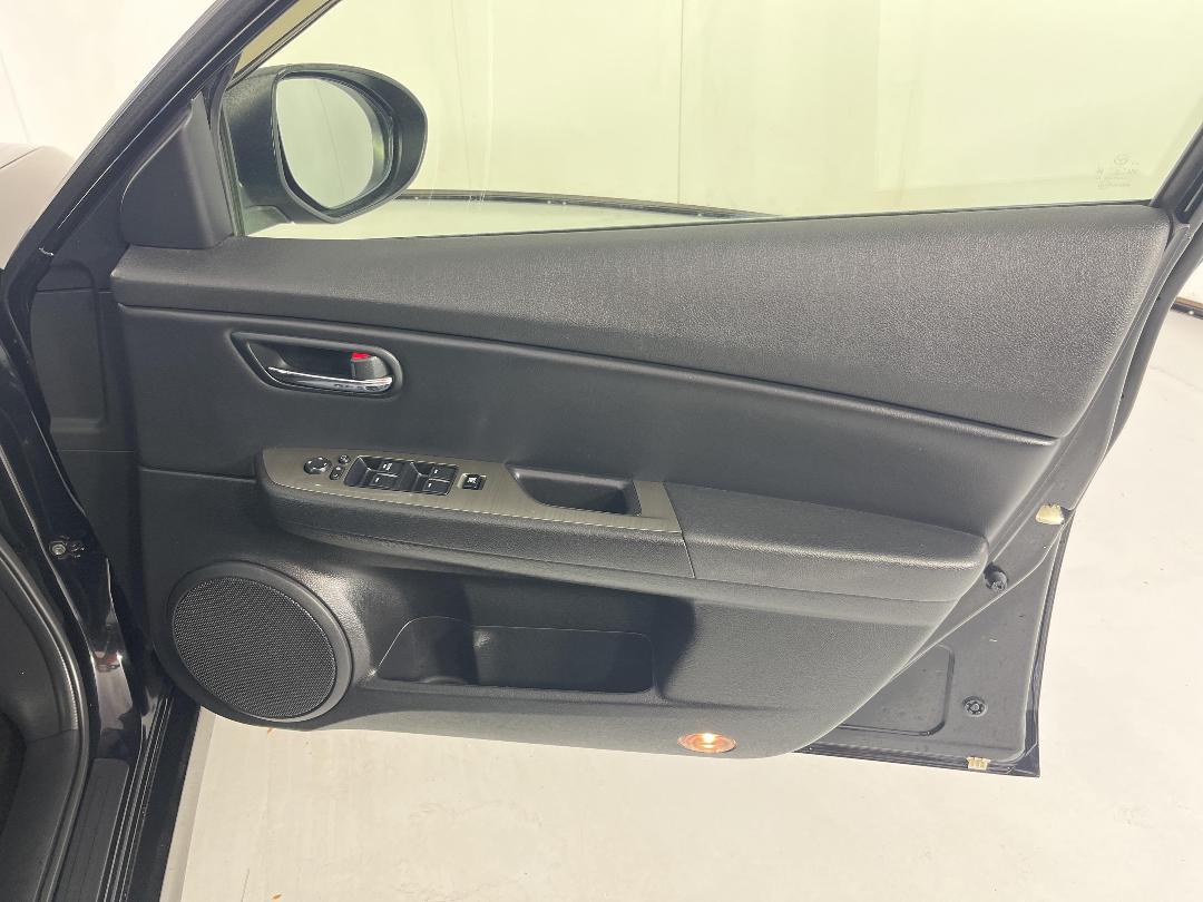 Photo '15' of Mazda Atenza