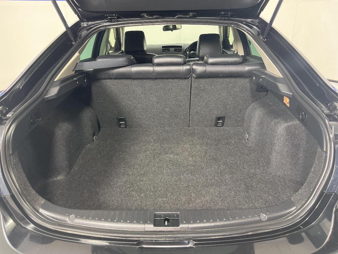 Photo '14' of Mazda Atenza