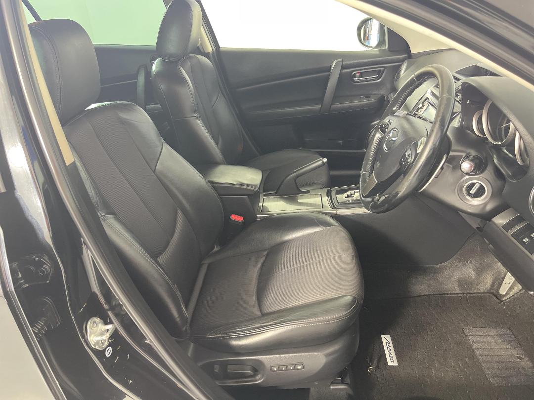 Photo '16' of Mazda Atenza