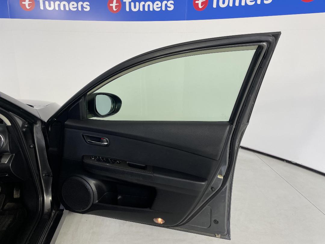 Photo '15' of Mazda Atenza