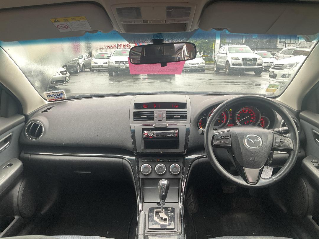 Photo '10' of Mazda Atenza