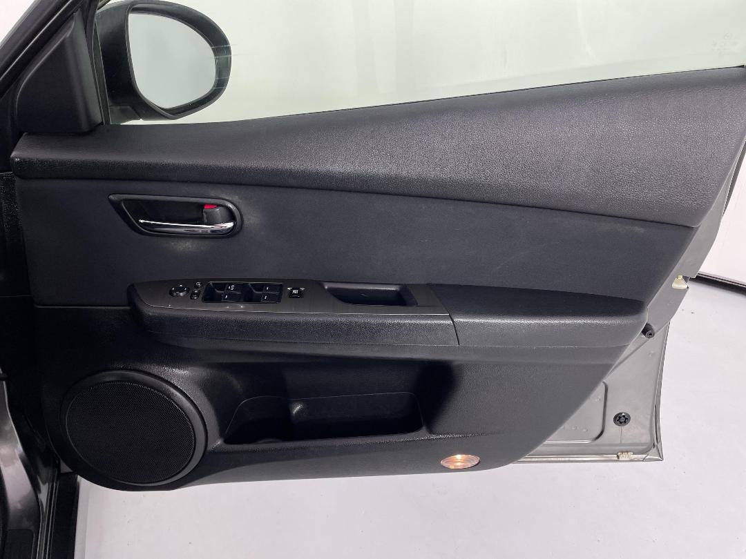 Photo '15' of Mazda Atenza Photo '15' of Mazda Atenza