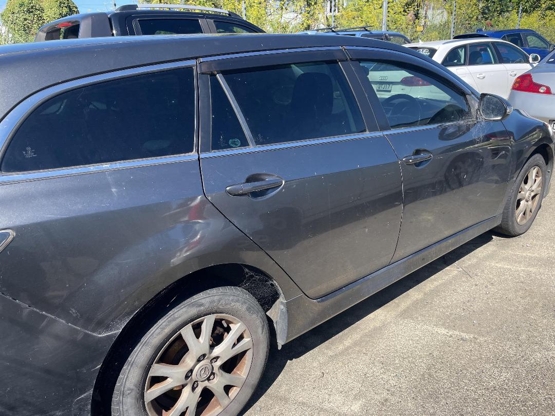 Photo '4' of Mazda Atenza