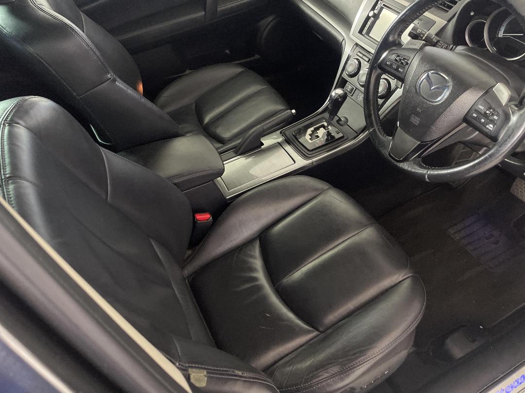 Photo '16' of Mazda Atenza