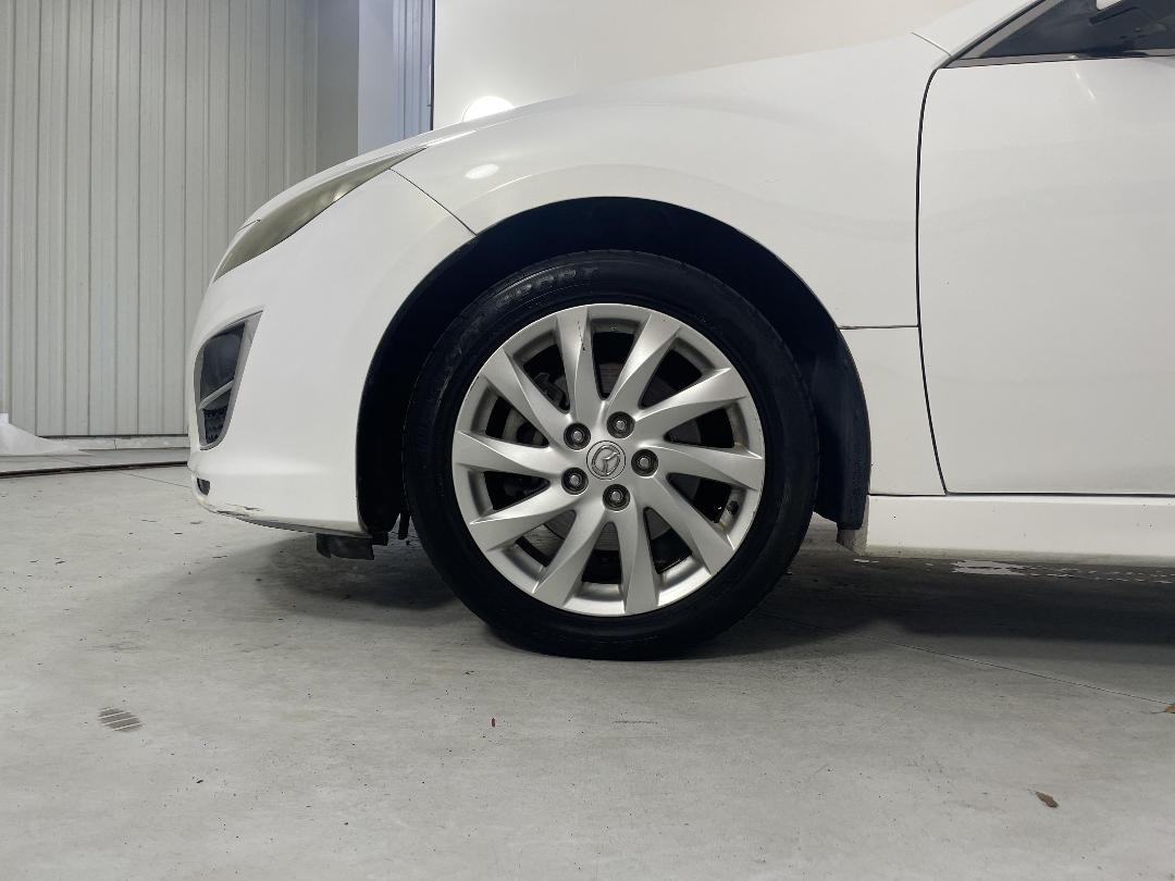 Photo '10' of Mazda Atenza