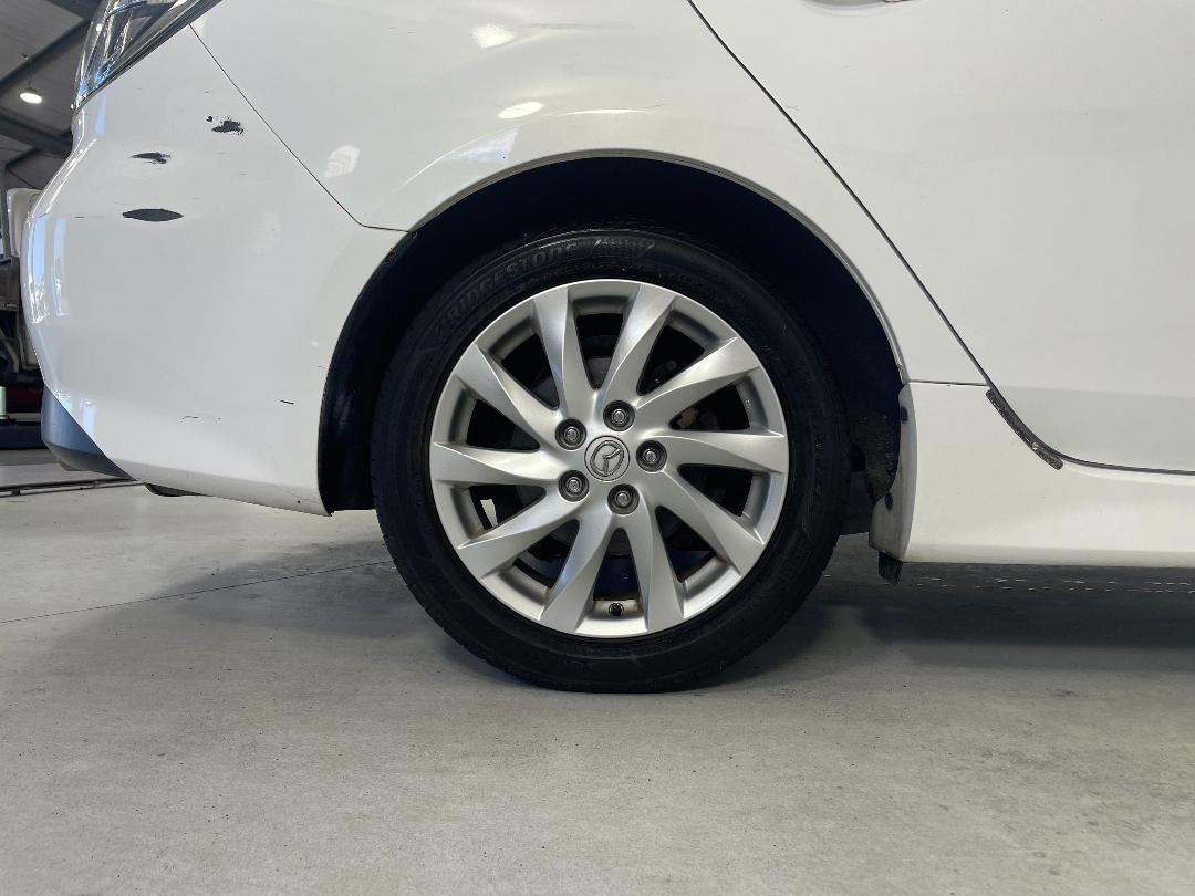 Photo '12' of Mazda Atenza