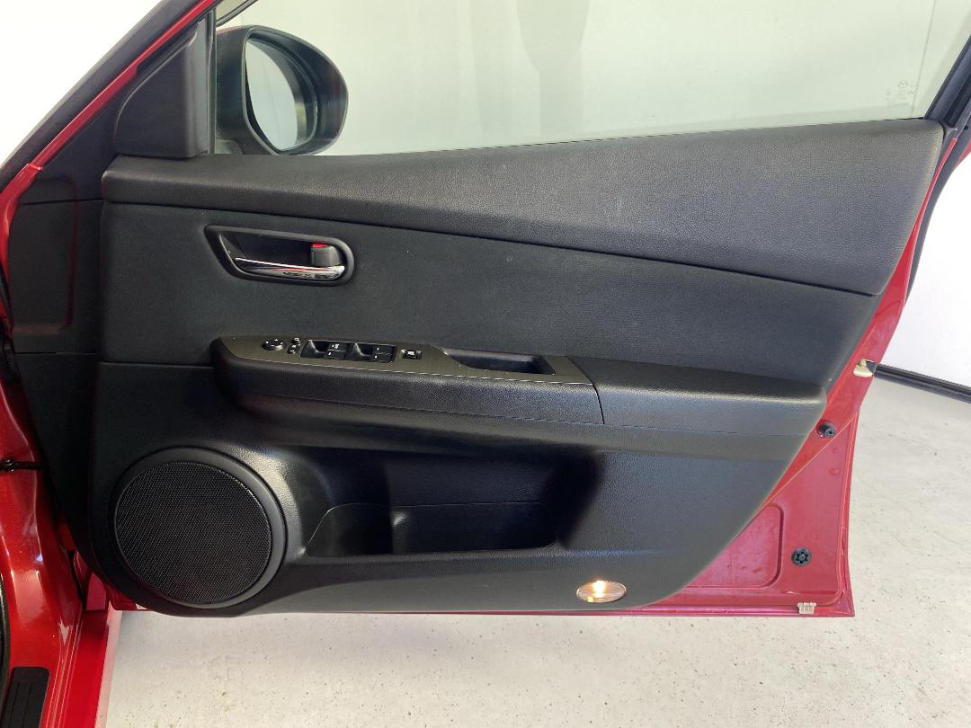 Photo '15' of Mazda Atenza