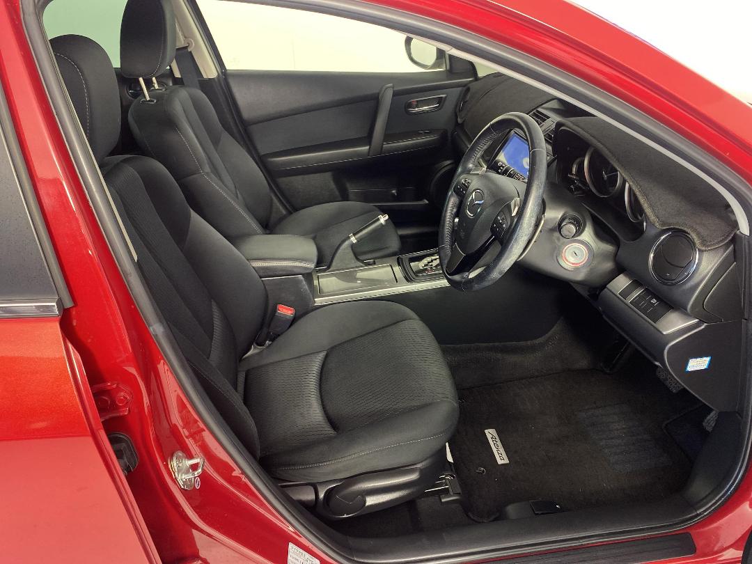 Photo '16' of Mazda Atenza