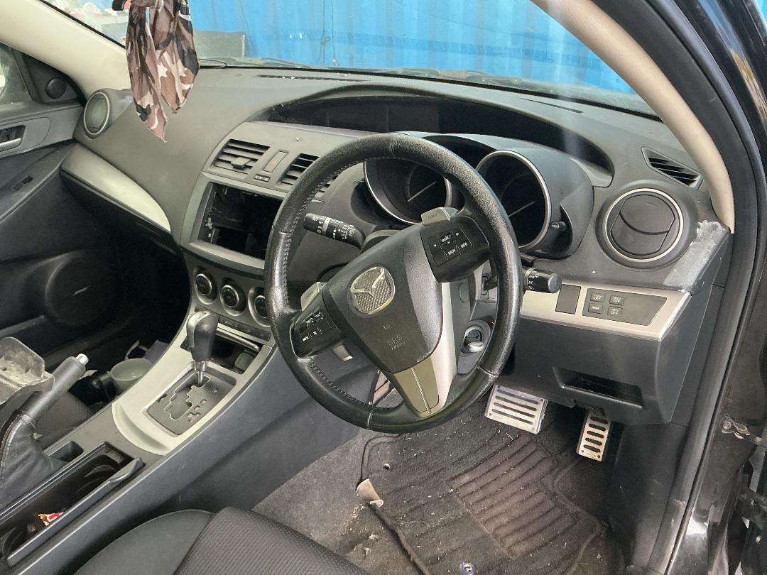 Photo '23' of Mazda Axela