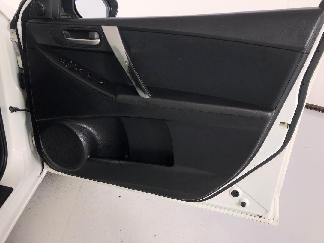 Photo '15' of Mazda Axela